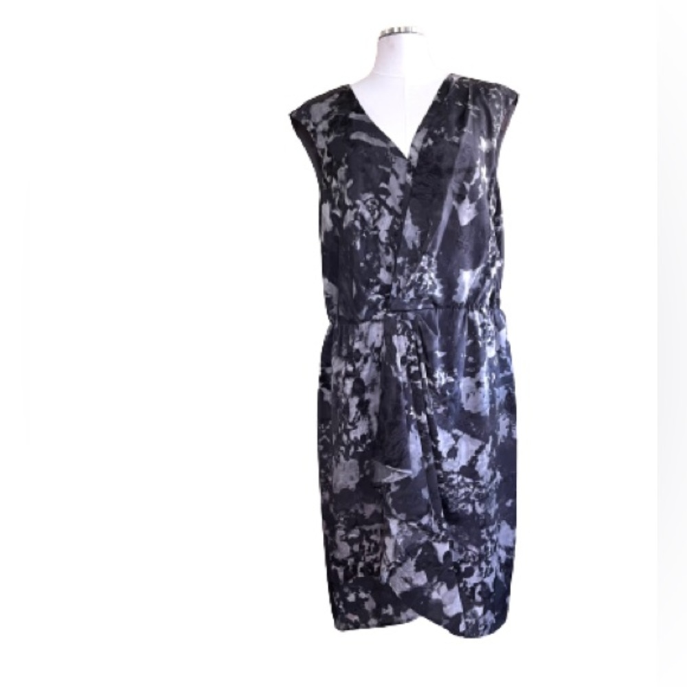 Loft Dark Grey Print Dress V-Neck Dress. Size 16